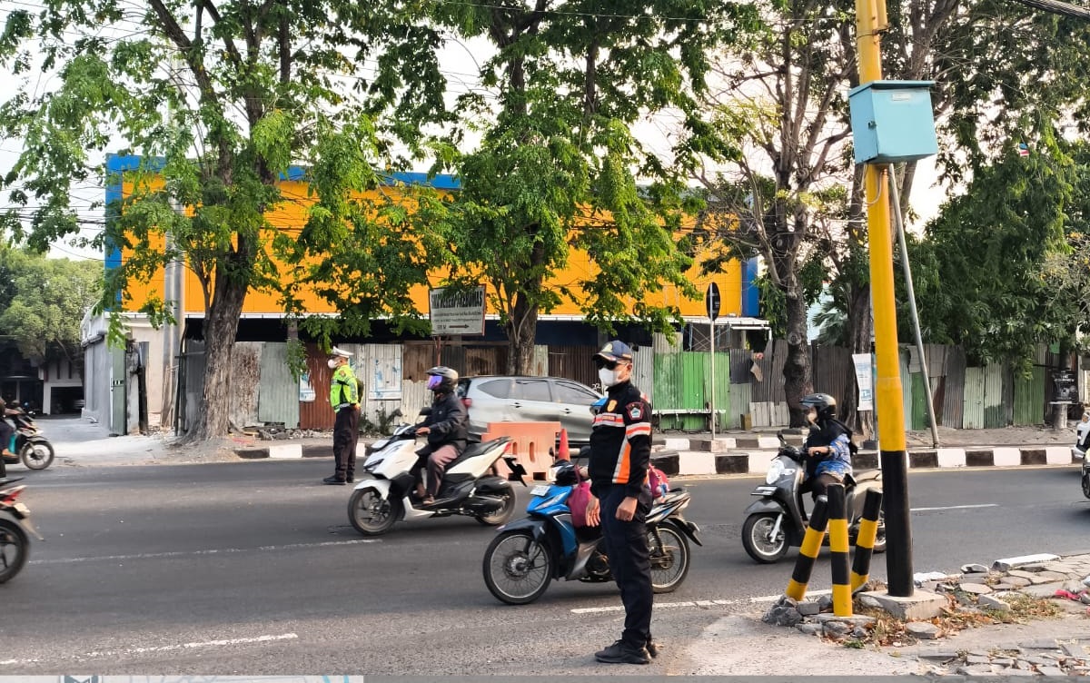 Dishub Gresik Kawal Kelaikan Armada dan Jalur Logistik: 73 Kendaraan Lulus Uji KIR, 42 Truk Terurai di Sidayu, hingga Respon Cepat Traffic Light GKB