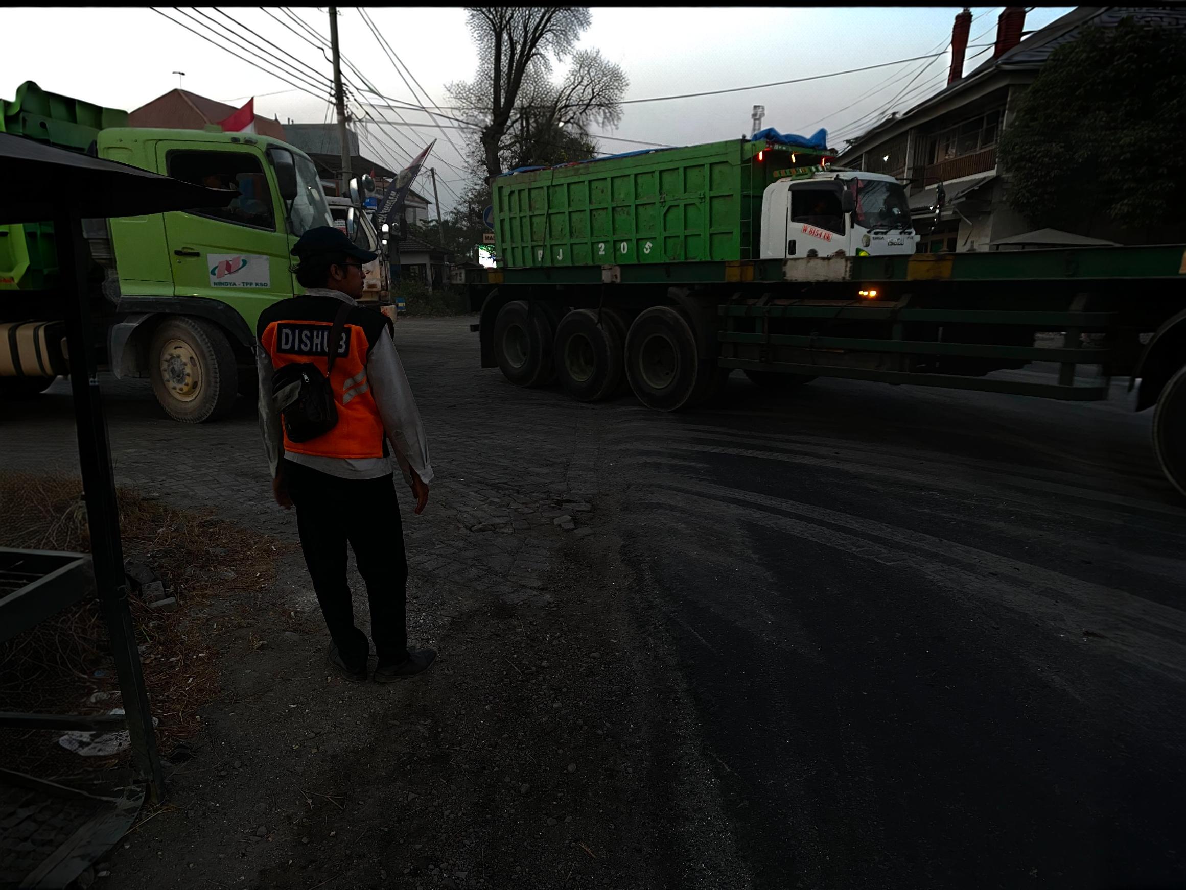 Gresik Kian Tertib! Ratusan Truk Diuji Kelaikan, Penyekatan Kota dan Bawean Dijaga Ketat