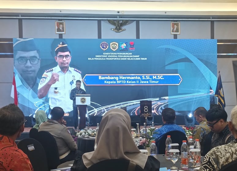 Sinergi Jumat Perusahaan Transportasi: Dishub Gresik Hadiri Rakortek BPTD Jatim, Amankan Tabligh Akbar ABR, dan Pulihkan Layanan KIR