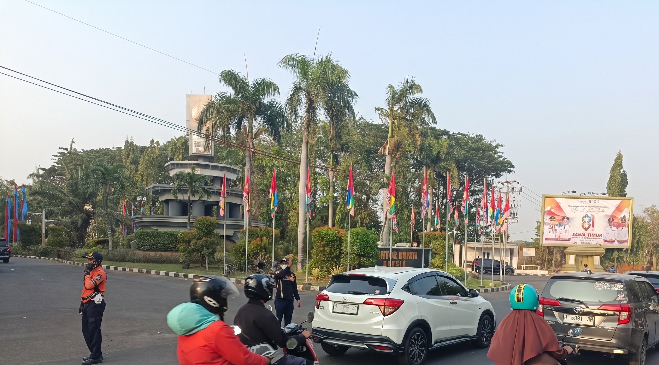 Siaga Awal Pekan Dishub Gresik: Kawal Parkir HUT Jatim & SK PPPK Pemda, Koordinasi Adipura DLH, dan Tuntaskan 14 Berkas FullCycle